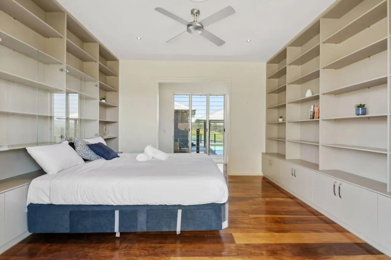 Holiday home Mountain Majesty With Poolside Relaxing Getaway Villa Tamborine
