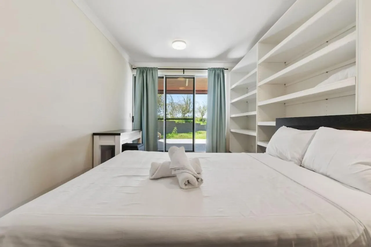 Holiday home Mountain Majesty With Poolside Relaxing Getaway Villa Tamborine Australia